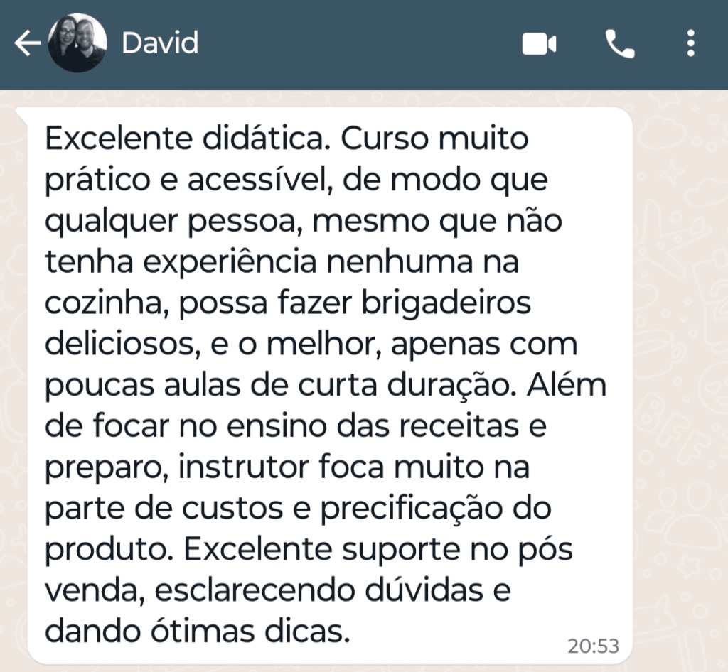 Print de conversa no WhatsApp: aluna elogiando as aulas da Escola de Brigadeiro
